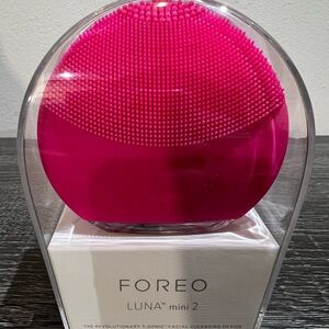 FOREO Luna Mini 2 Fuchsia Facial Cleanser